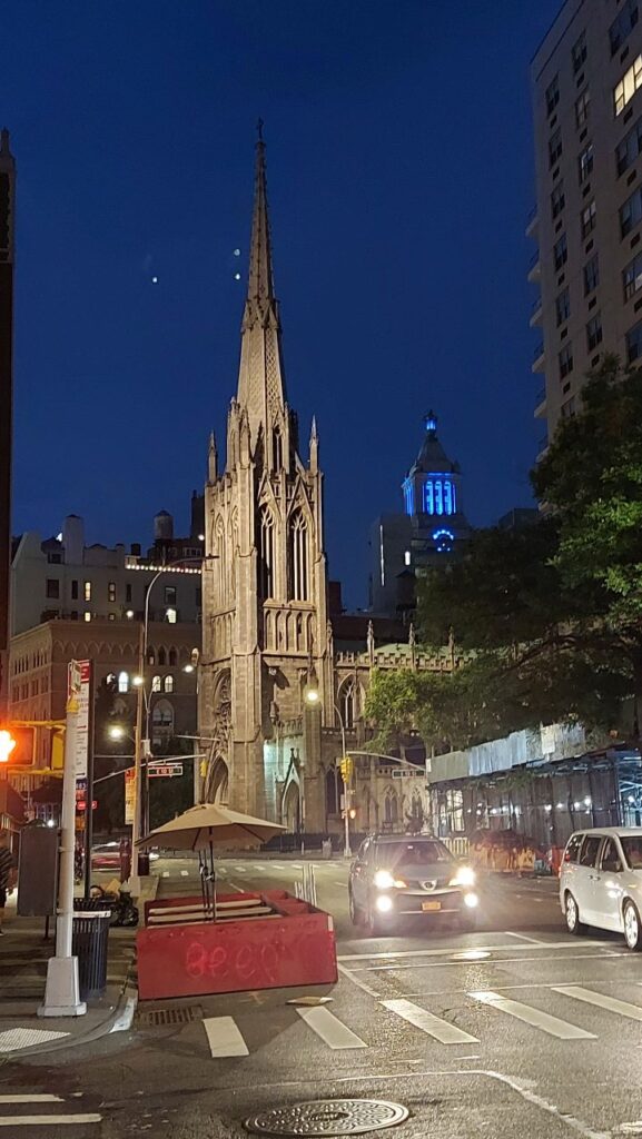 Brodway-Grace-Church-New-York