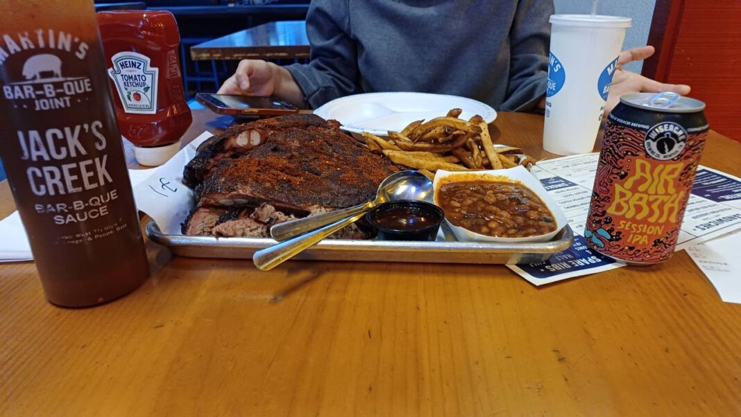 I 15 posti migliori dove mangiare in America (secondo noi) Martin-bbq-nashville-tennessee