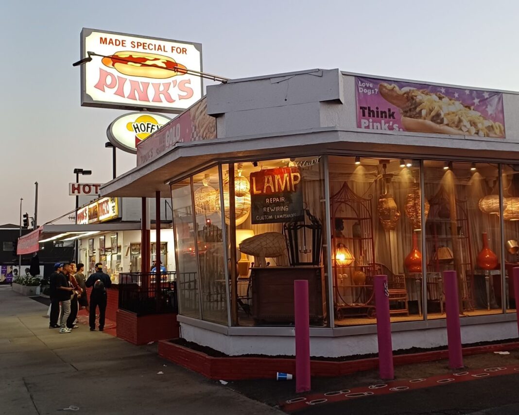 Pink’s Hot Dogs: il miglior posto per mangiare a Los Angeles pink's-los-angeles