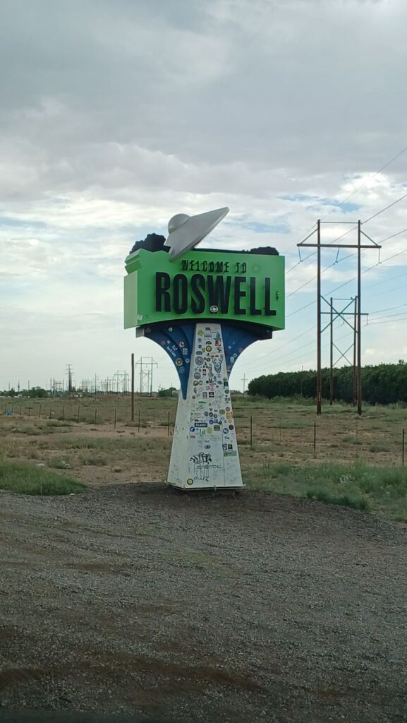roswell-insegna-new-mexico-travel-to-usa