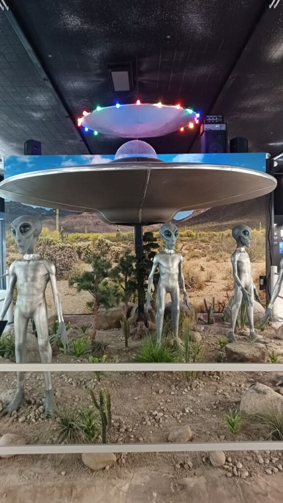 ufo-roswell-new-mexico-travel-to-usa