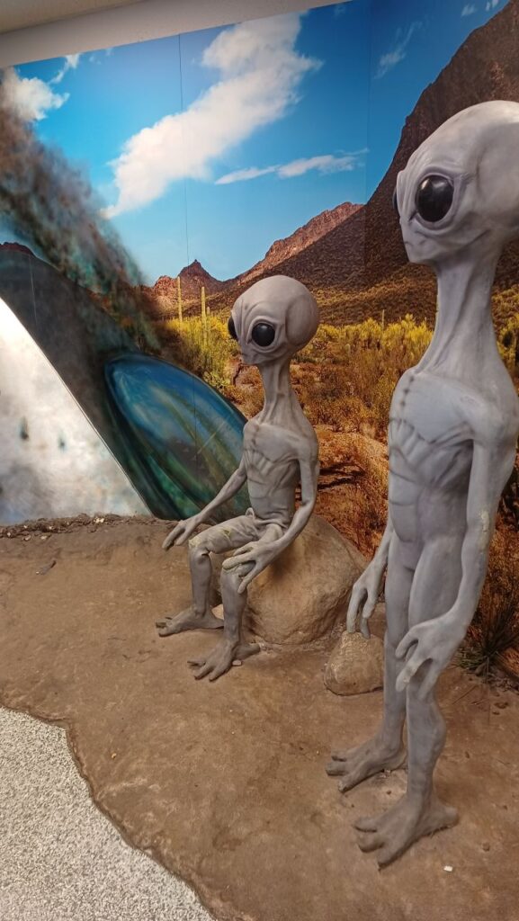 ufo-roswell-new-mexico-travel-to-usa