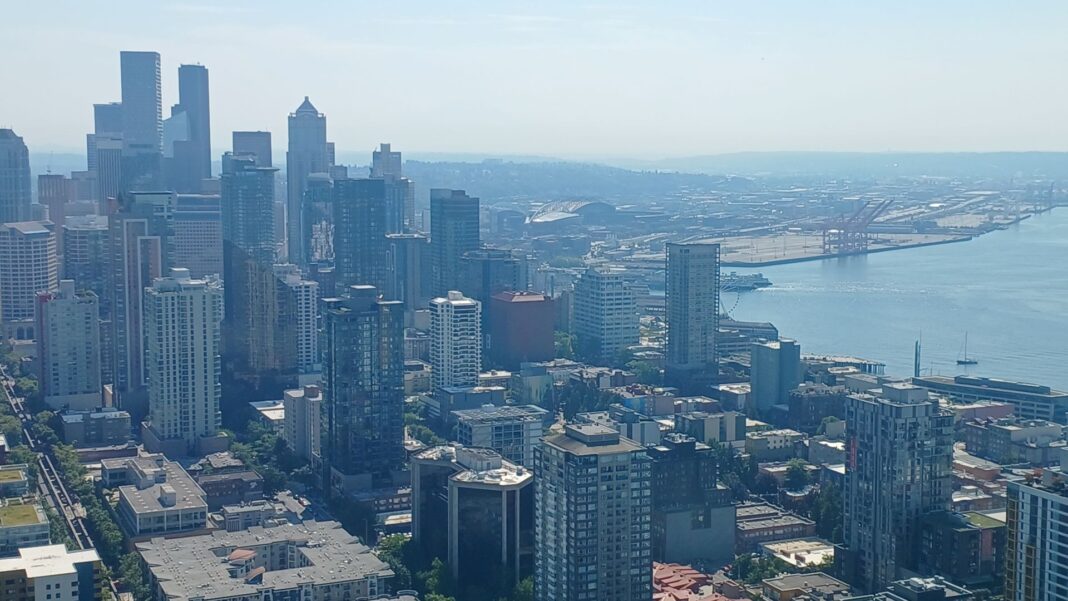 Seattle: cosa vedere nella città simbolo del Pacific North West Seattle-Washington-Space-Needle-Travel-to-usa