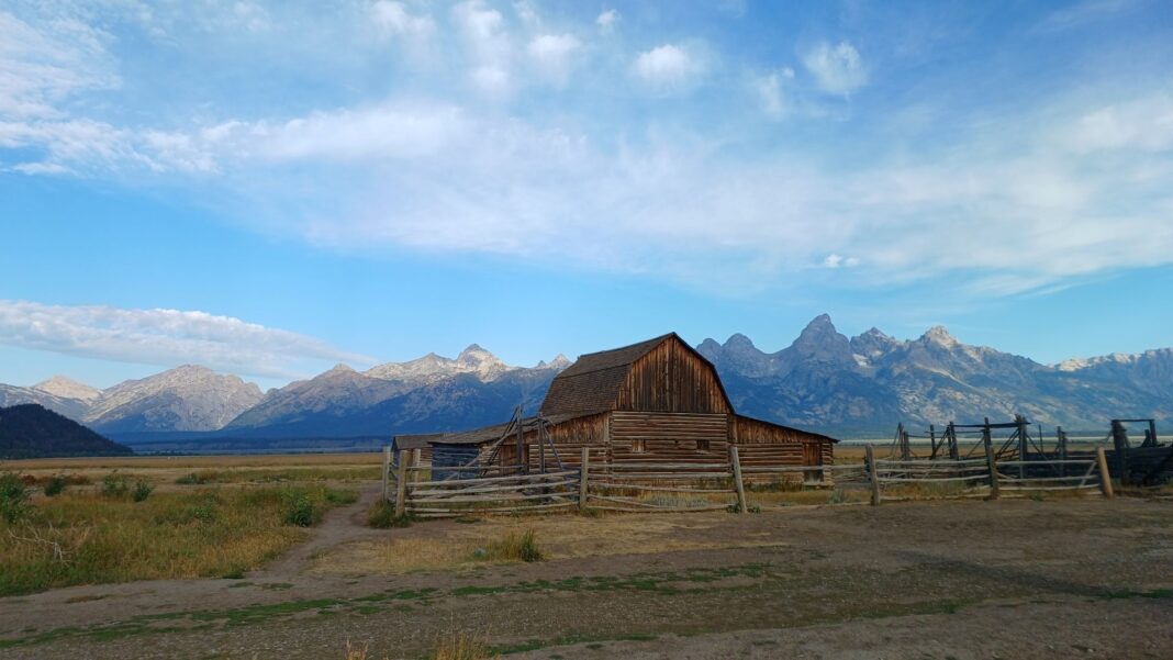5 giorni in Wyoming: itinerario, cose da vedere, strade da percorrere mormon-row-grand-teton-wyoming-travel-to-usa