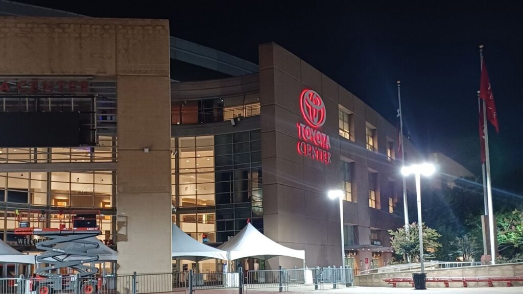 toyota-center-houston-texas-travel-to-usa