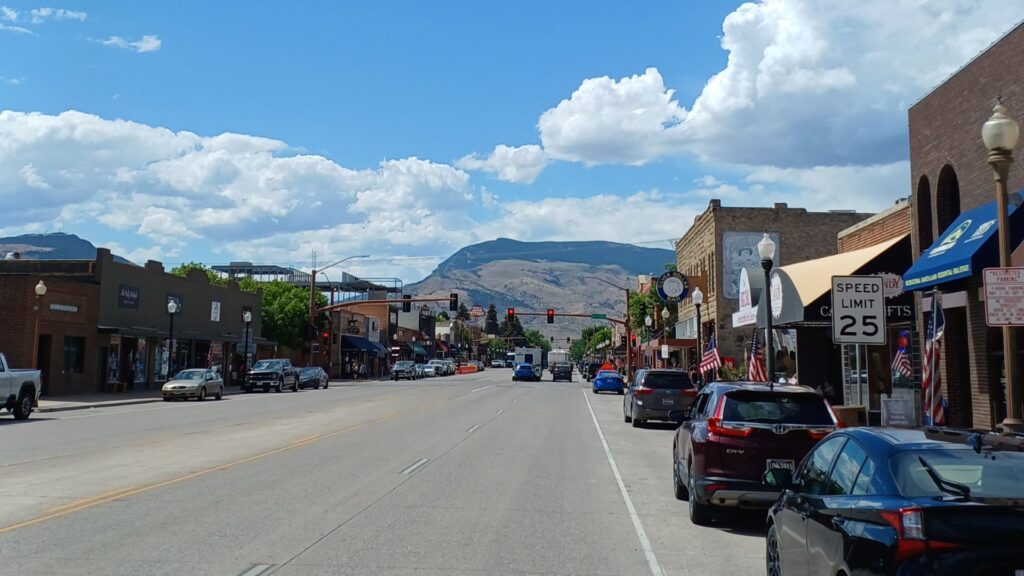 main-street-cody-wyoming-travel-to-usa