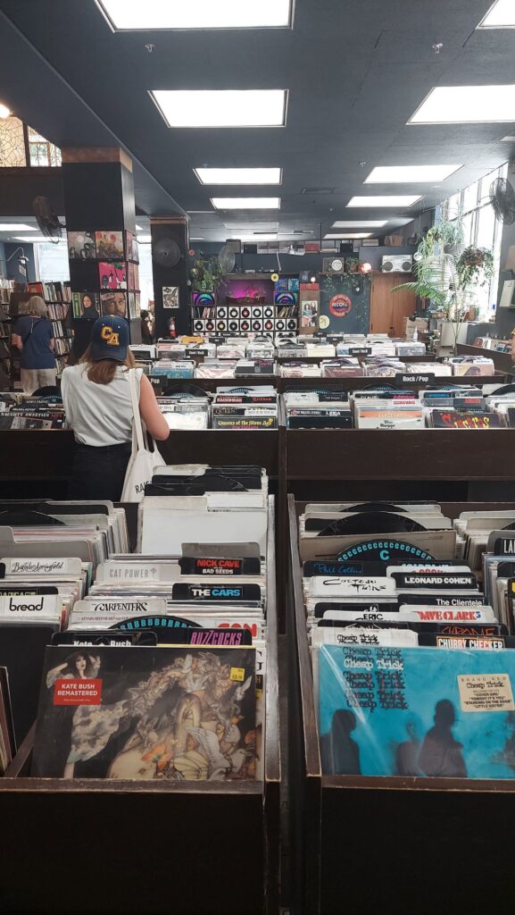 the-last-bookstore-los-angeles-california-travel-to-usa-1