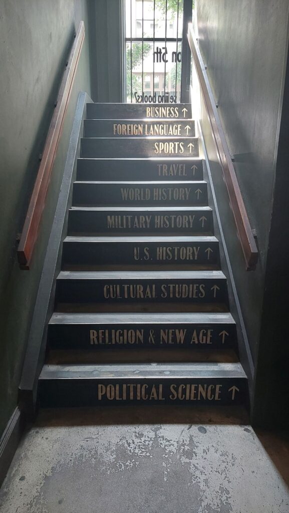 the-last-bookstore-los-angeles-california-travel-to-usa-13