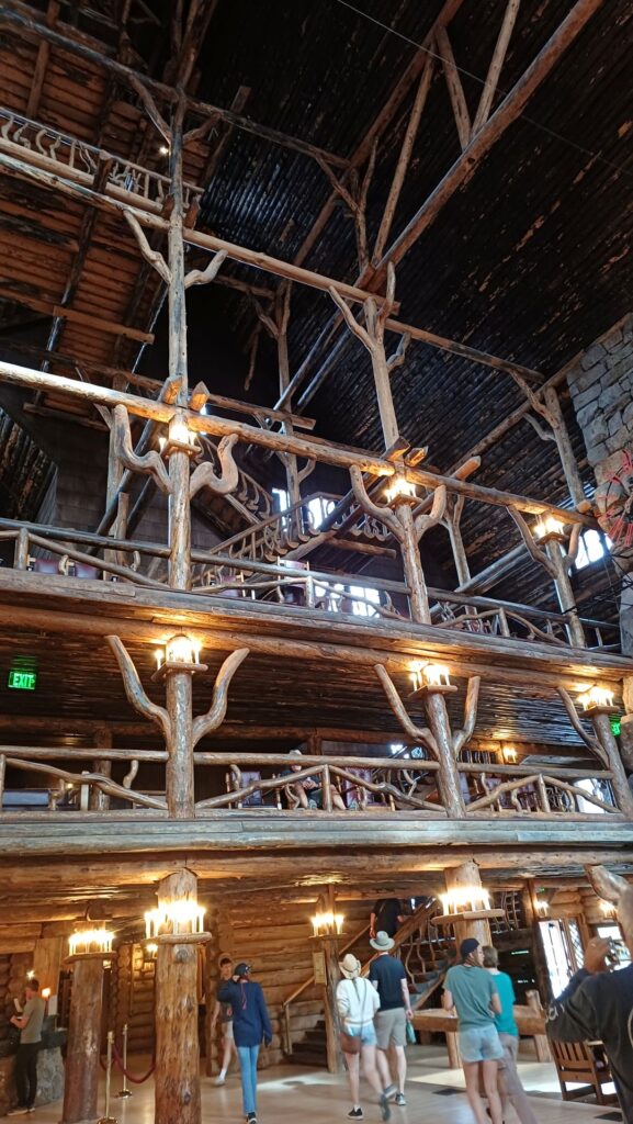 Old faithful inn yellowstone
