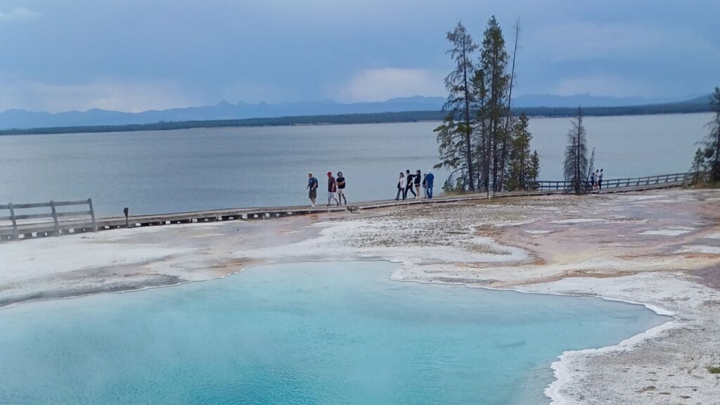 yellowstone-wyoming-travel-to-usa-12